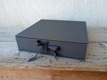 Carica l'immagine nel visualizzatore di Gallery, jute like black box by Giovelli Design