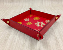 Carica l'immagine nel visualizzatore di Gallery, handcrafted italian red leather valet tray with christmas and winter charm by Giovelli Design
