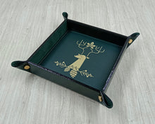 Carica l'immagine nel visualizzatore di Gallery, pic from above of a green leather pocket emptier by Giovelli Design