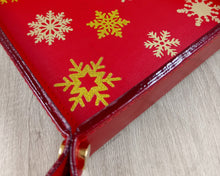 Carica l'immagine nel visualizzatore di Gallery, Top-Grain Leather Catchall with Gold Foiled Snowflakes by Giovelli Design