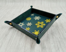 Carica l'immagine nel visualizzatore di Gallery, gold foiled tray by Giovelli Design
