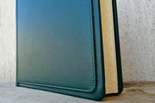 Load image into Gallery viewer, elegant stitching of a photo album in green leather by Giovelli Design
