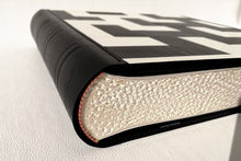 Carica l'immagine nel visualizzatore di Gallery, particular of a fancy photo book by Giovelli Design