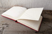 Carica l'immagine nel visualizzatore di Gallery, opened album with white pages by Giovelli Design