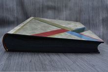 Carica l'immagine nel visualizzatore di Gallery, black paper of a leather keepsake album