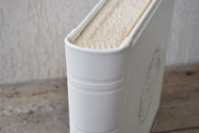 Load image into Gallery viewer, spine of a wonderful leather album by Giovelli Design
