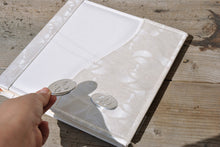 Carica l'immagine nel visualizzatore di Gallery, bilaminated silver plaque on traditional italian photo album by Giovelli Design