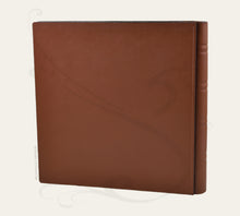 Carica l'immagine nel visualizzatore di Gallery, back of a leather photo album by Giovelli Design
