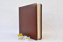 Load image into Gallery viewer, fancy classic brown made in italy leather wedding album
