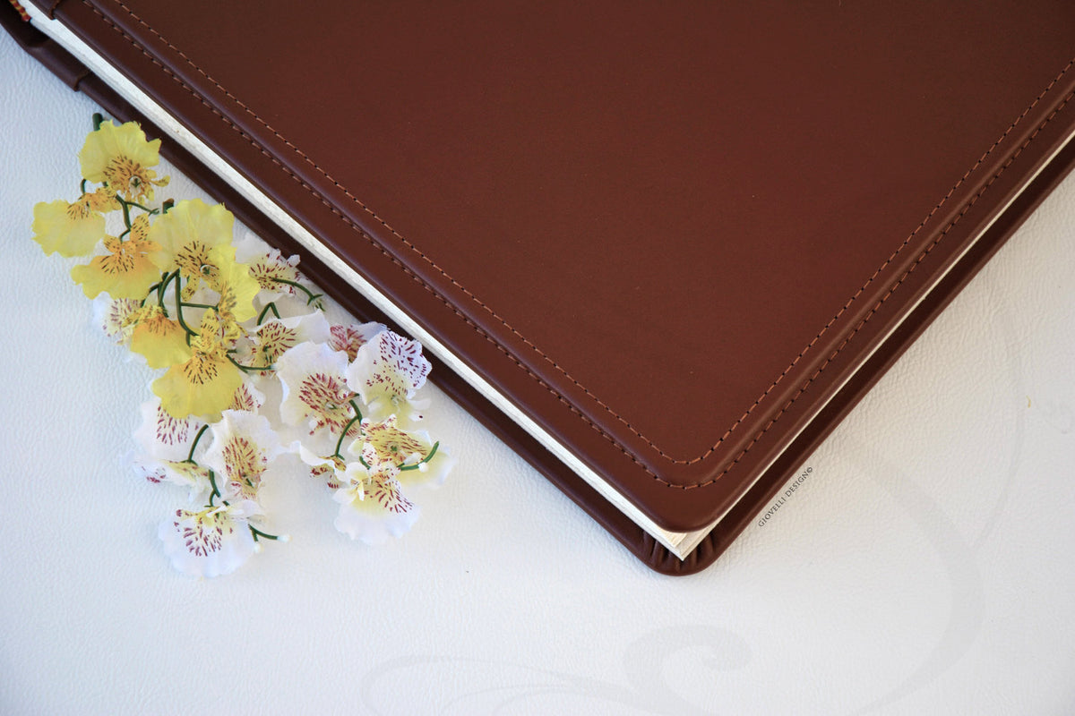 Charming Personalizable Large Leather Photo Album 13,7 x 13,7