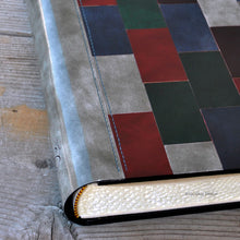 Carica l'immagine nel visualizzatore di Gallery, stylish finishes on a unique and original mosaic leather album by Giovelli Design