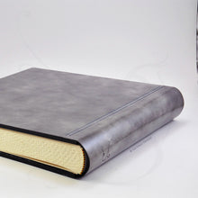 Carica l'immagine nel visualizzatore di Gallery, Album Fotografico in Pelle con Copertina a Mosaico - Album da Matrimonio Quadrato Multicolore