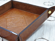 Carica l'immagine nel visualizzatore di Gallery, luxury leather valet tray by Giovelli Design
