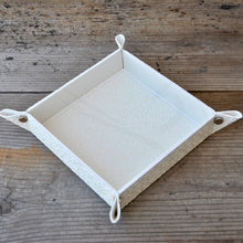 Carica l'immagine nel visualizzatore di Gallery, artificial leather coin tray for home decor by Giovelli Design