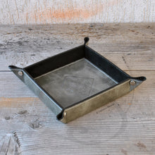 Carica l'immagine nel visualizzatore di Gallery, classy marble gray leather catchall handmade in italy by Giovelli Design