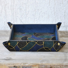 Carica l'immagine nel visualizzatore di Gallery, charming italian handmade suede leather catchall by Giovelli Design