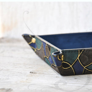 outstanding finishes and seas on a wonderful catchall by Giovelli Design