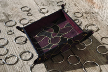 Carica l'immagine nel visualizzatore di Gallery, fancy bordeaux pocket emptier by Giovelli Design