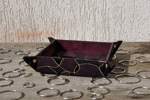Carica l'immagine nel visualizzatore di Gallery, elegant suede leather catchall tray by Giovelli Design
