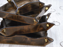 Carica l'immagine nel visualizzatore di Gallery, exclusive genuine leather storage trays by Giovelli Design