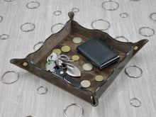Carica l'immagine nel visualizzatore di Gallery, elegant brown leather coin tray by Giovelli Design
