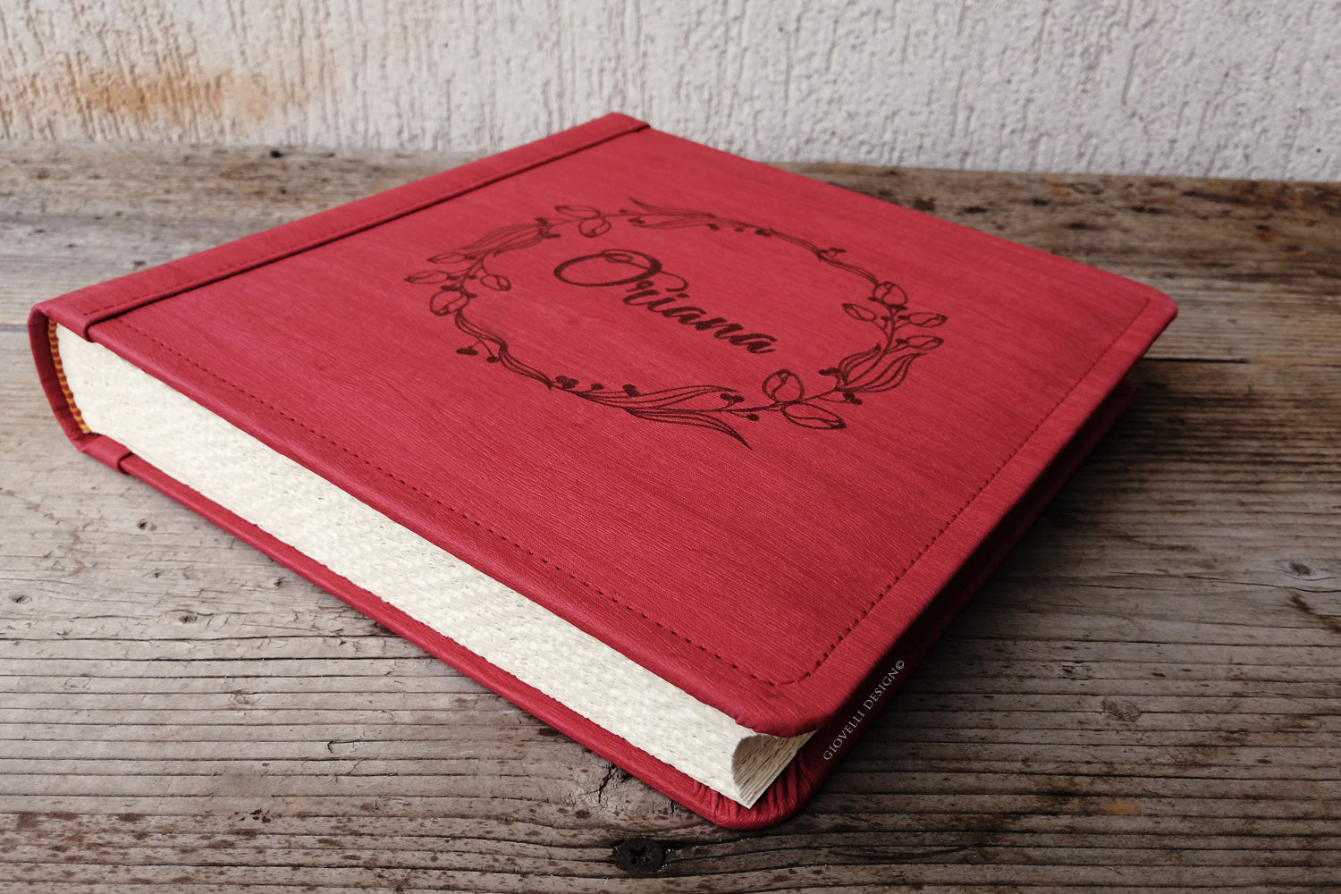 Album Fotografico da Laurea Personalizzato con Ghirlanda - Guestbook in  Similpelle Effetto Legno Rosso – Giovelli Design