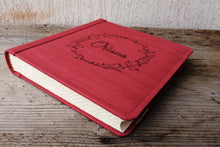 Carica l&#39;immagine nel visualizzatore di Gallery, red faux leather album with white pages by Giovelli Design
