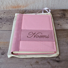 Carica l&#39;immagine nel visualizzatore di Gallery, non leather album with laser inscription by Giovelli Design
