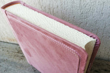 Carica l&#39;immagine nel visualizzatore di Gallery, personalized pink photo book for girl by Giovelli Design

