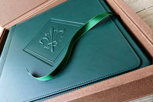 green leather wedding album with a fancy box by giovelli design