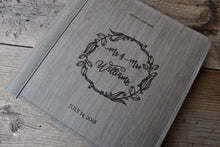 Load image into Gallery viewer, stylish handmade in italy wedding guestbook with personalization by Giovelli Design
