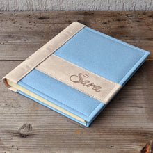 Carica l&#39;immagine nel visualizzatore di Gallery, fancy non leather album ideal for a christening gift
