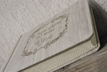 Carica l&#39;immagine nel visualizzatore di Gallery, personalized non leather album with white pages by Giovelli Design
