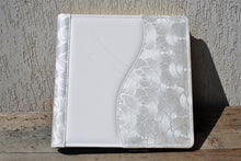 Load image into Gallery viewer, pretty white italian wedding photo album by Giovelli Design
