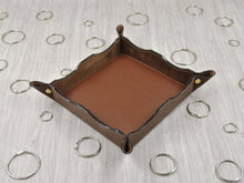 Carica l&#39;immagine nel visualizzatore di Gallery, handmade in Italy middle brown catchall by Giovelli Design
